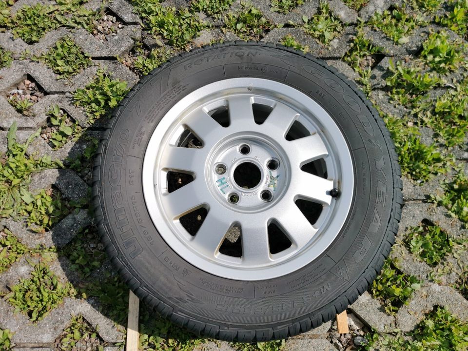 Kompletträder Alu Audi A4 B5 8D0601025M mit Deckeln M+S GoodYear in Heringen (Werra)