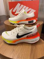 Nike Invincible Run 3 Premium ( Sonderedition ) gr. 40,5 OVP Kr. Altötting - Burghausen Vorschau