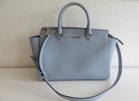 Henkeltasche von Michael Kors in blassblau, Modell Marilyn Berlin - Kladow Vorschau