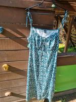 Kleid Blümchen "Shein" - Größe M Mecklenburg-Vorpommern - Bergen auf Rügen Vorschau