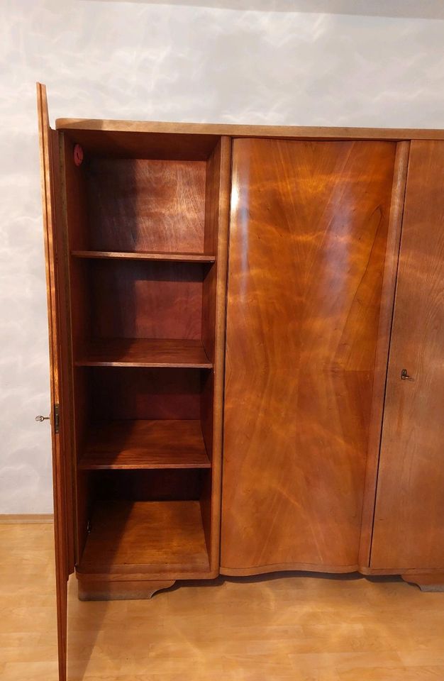 Kleiderschrank Vintage in Amberg