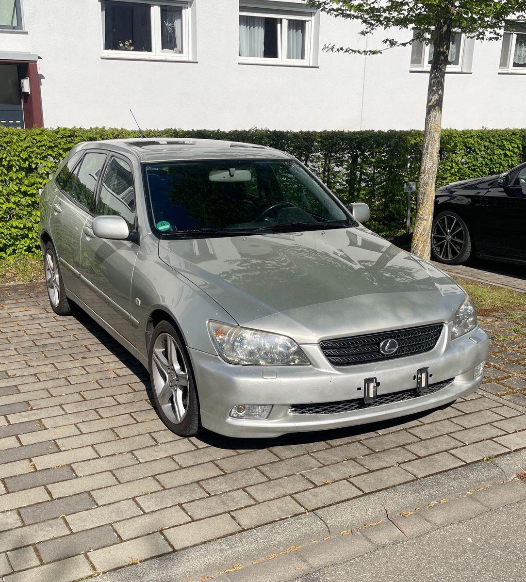Abbildung des Autos Lexus Lexus IS 300 Sport…