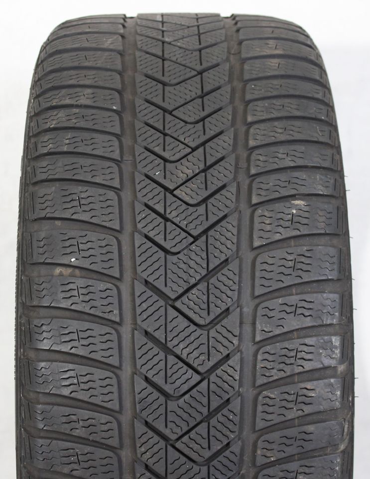 1x 255/40R18 99V PIRELLI SOTTOZERO 3 WINTERREIFEN RUNFLAT #1H8T in Bad Tölz