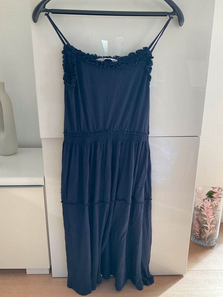 Mädchen Sommerkleid H&M blau 158/164 in Mülheim (Mosel)