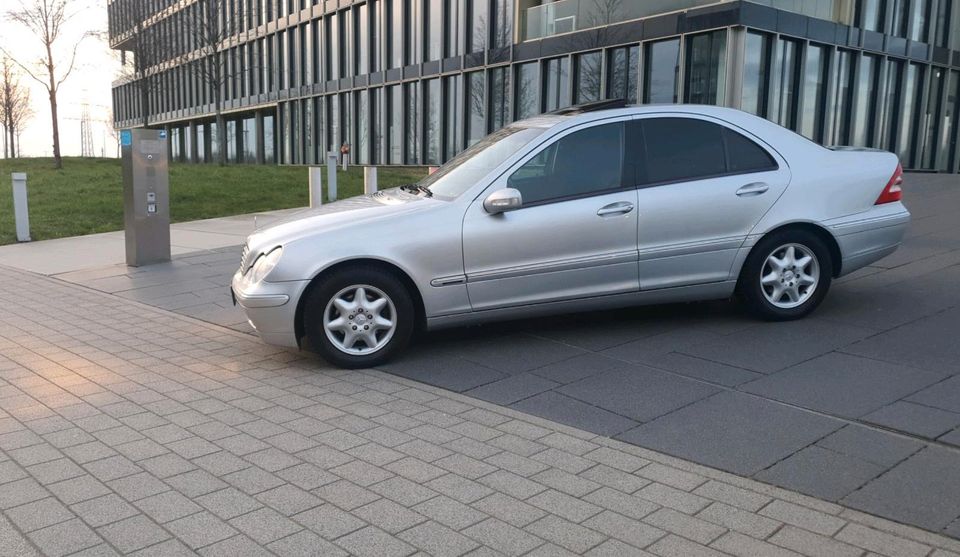 Mercedes  C 180 automatik Benzin in Essen
