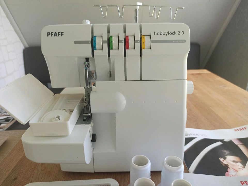 PFAFF hobbylock 2.0 Overlock Nähmaschine weiß in Selters