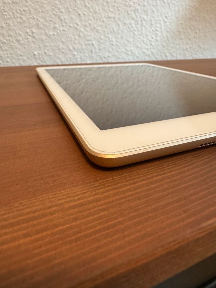 Apple iPad 5. Generation 32GB Gold Wifi in Duisburg