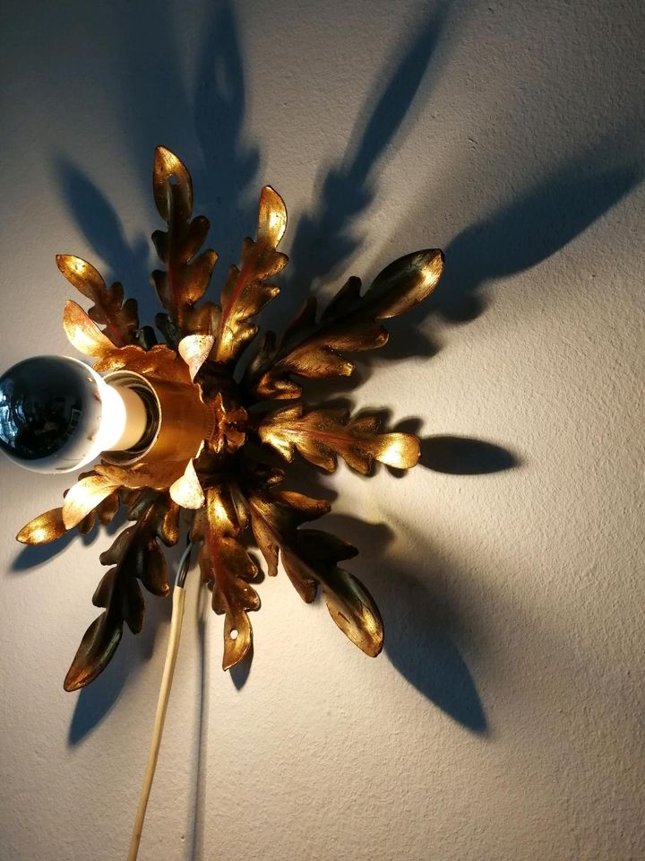60er Florentiner Wand- Decken- Lampe Gold Metall Vintage in Berlin