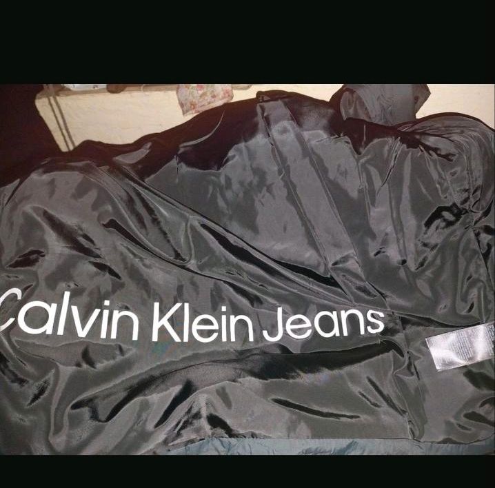 NEU schöne Calvin Klein Jacke modern L Damen in Passau