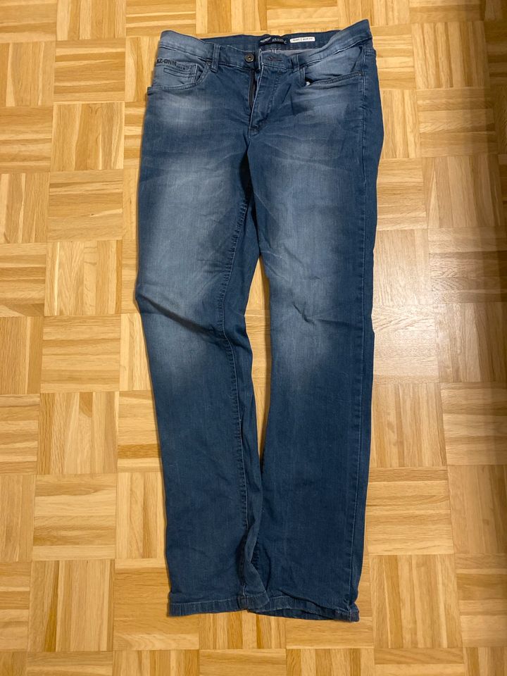 Jeans blau Größe 33/34 in Neustadt an der Weinstraße