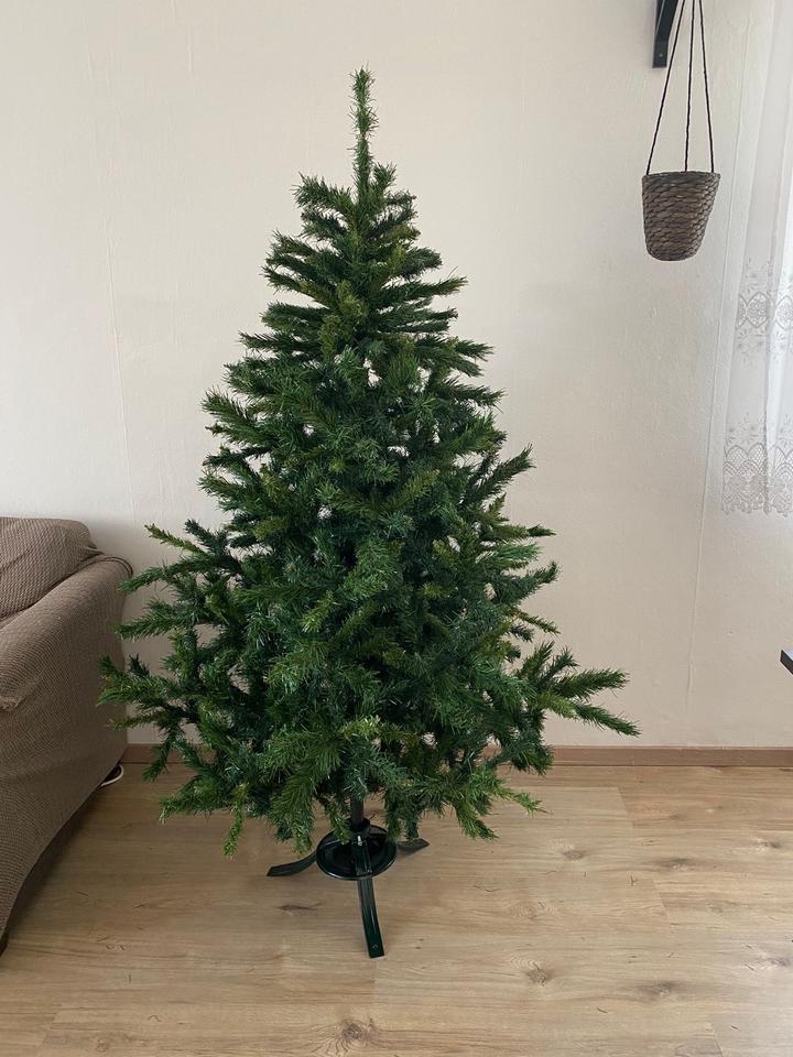 Tannenbaum künstlich Weihnachtsbaum Baum Christbaum Tanne in Hamburg
