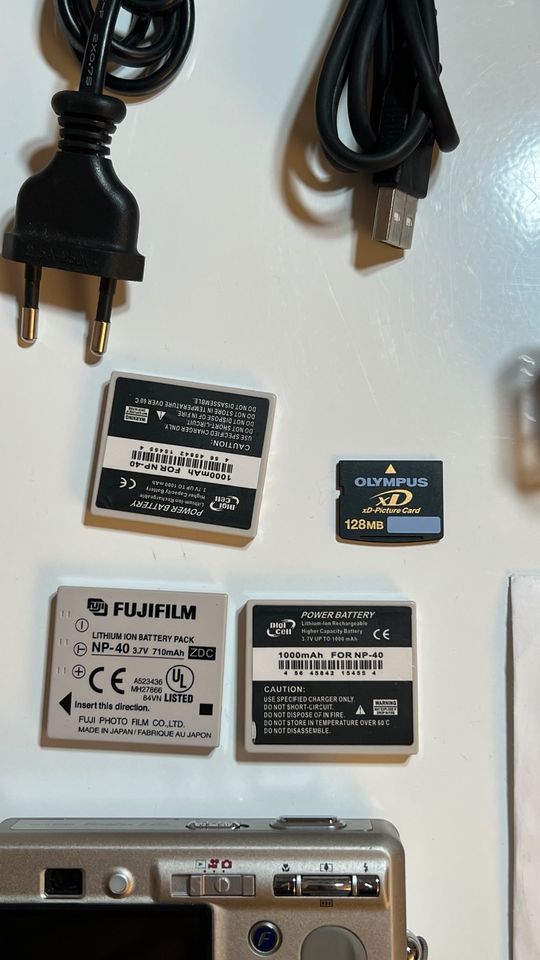 Fujifilm Finepix F455 - Digitalkamera mit Zubehörpaket -5.2 MP in Ulm
