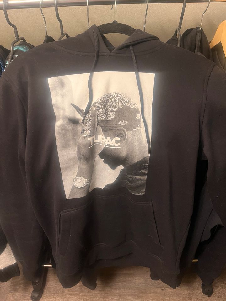 Tupac Hoodie in Friesoythe