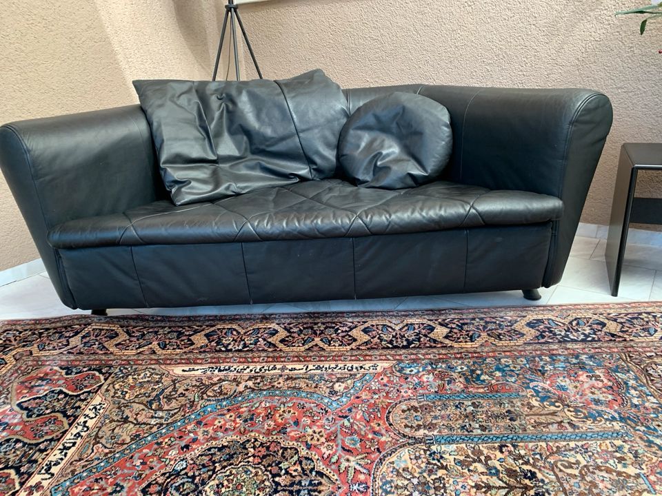 Designer Sofa  BENZ schwarz Leder in Mörfelden-Walldorf