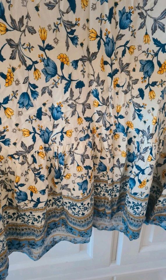 Langes Kleid mit blau gelben Blumenmuster Boho Größe L in Uhldingen-Mühlhofen