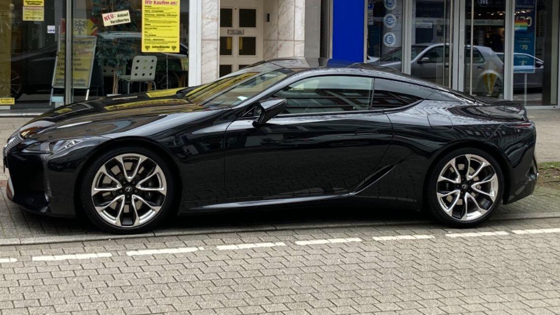 Abbildung des Autos Lexus LC 500 500 -
