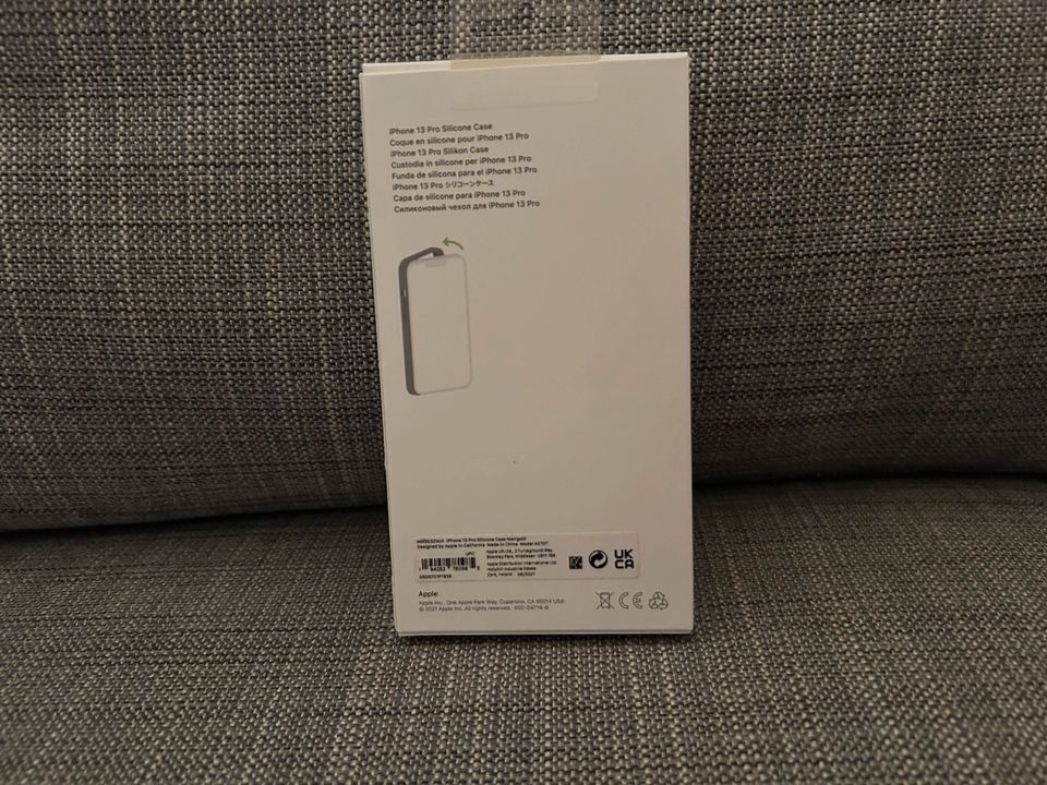 iPhone 13 Pro Marigold Case, mit Verpackung in München