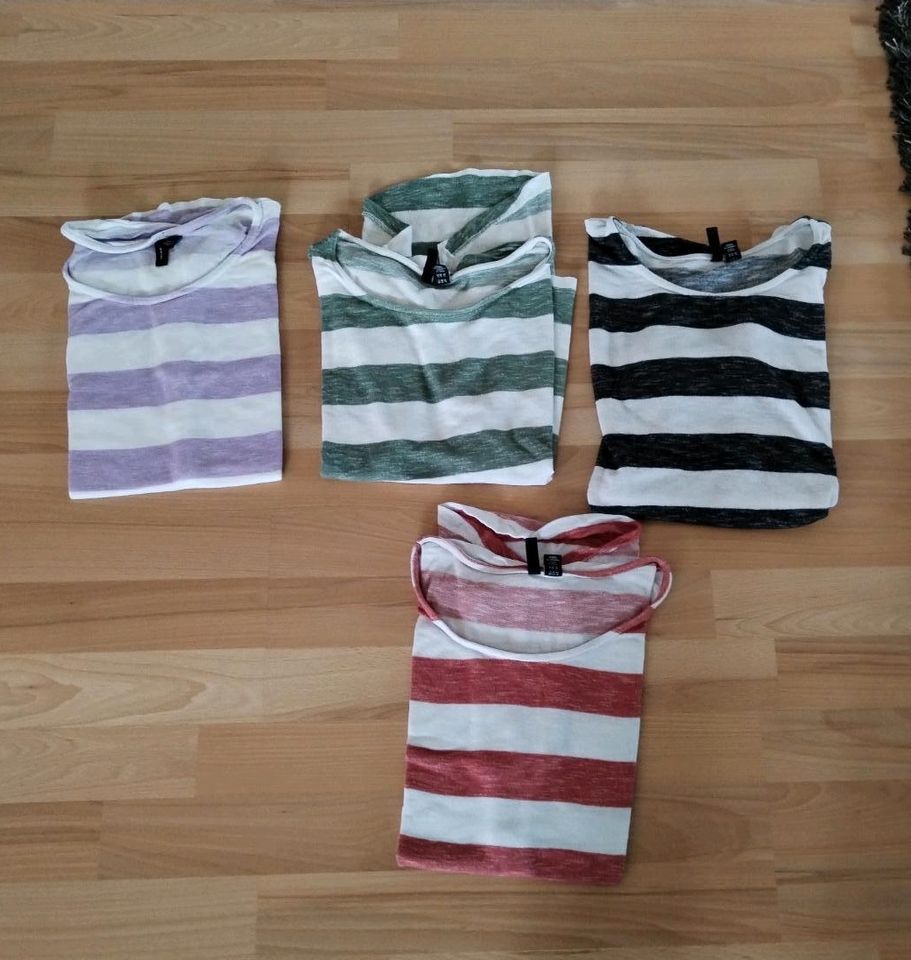 4 T-Shirts von Vero Moda Gr. XS in Freiburg im Breisgau