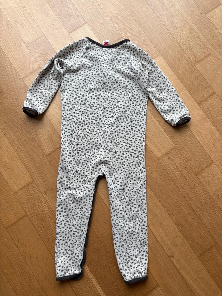 Katvig Schlafanzug Pyjama Einteiler, Gr. 86, creme braun Bio Öko in Euskirchen