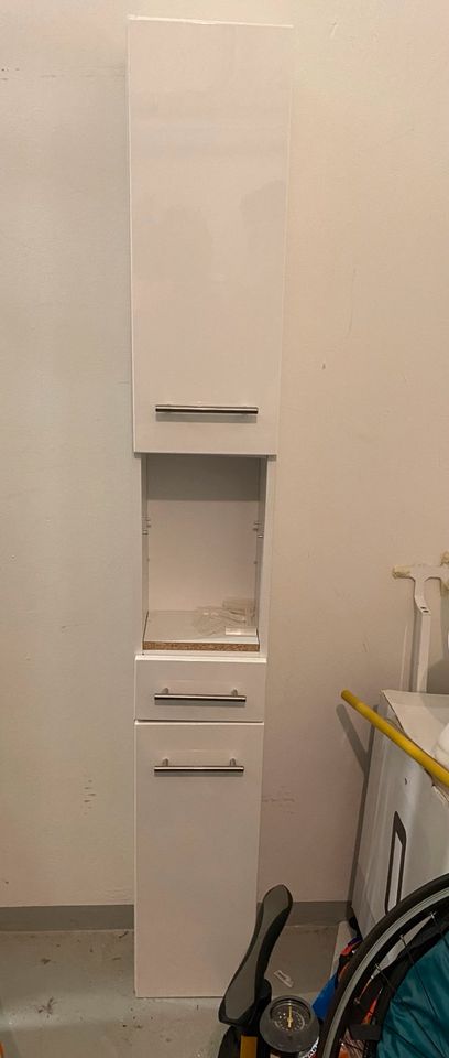 Badezimmer Schrank schmal, ca 180 hoch in Nürnberg (Mittelfr)