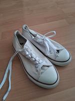 Weisse Sneaker Chucks Größe 42 2x getragen Niedersachsen - Celle Vorschau