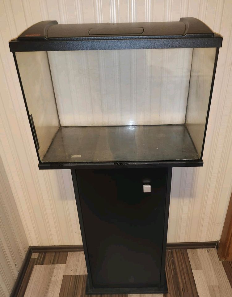 50€ Festpreis Aquarium mit Unterschrank in Stemwede