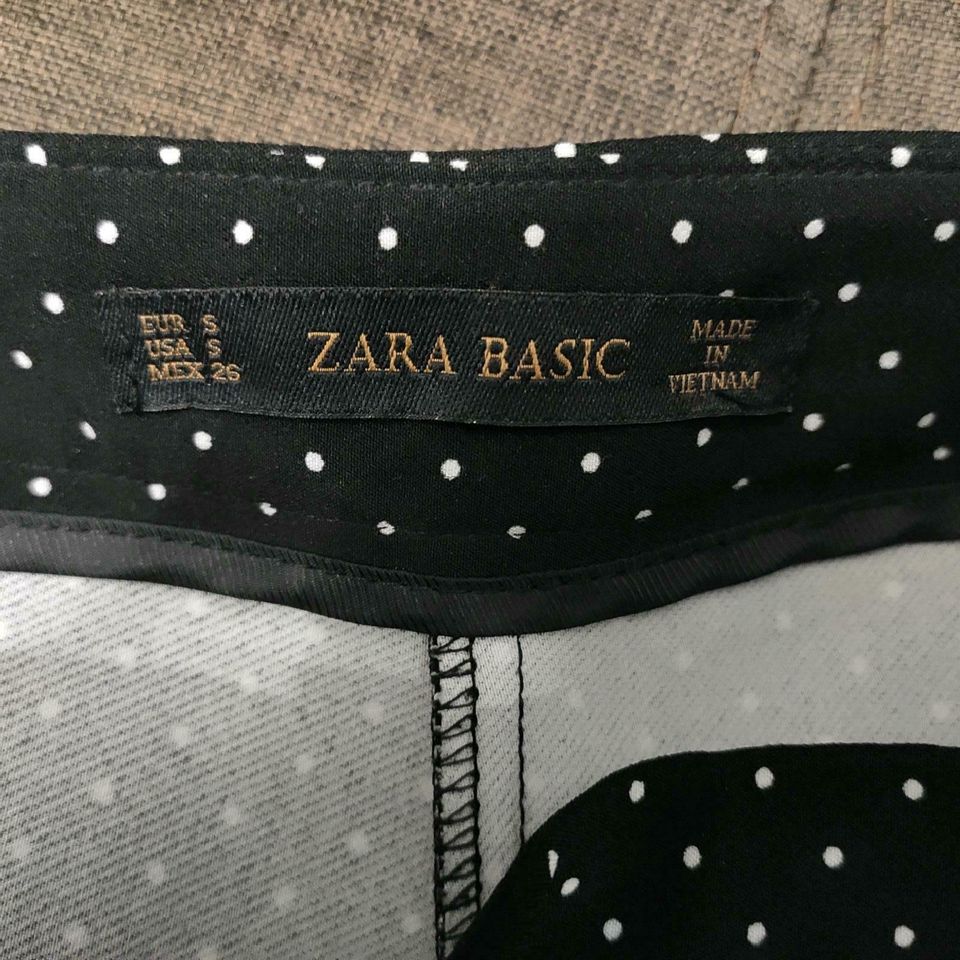 Hose Damen von Zara Größe S neuwertig in Mainaschaff