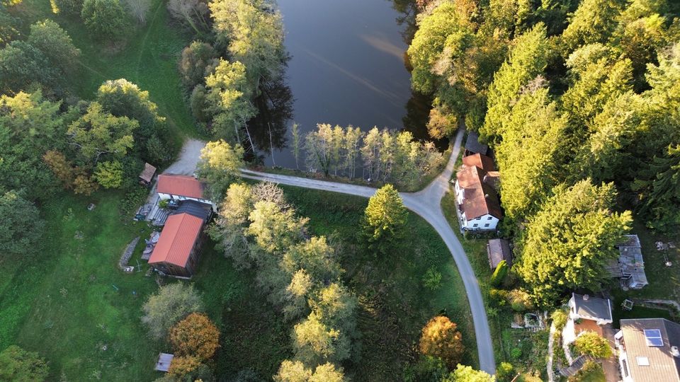 Renovierungsbedürftiges Haus in einmaliger und idyllischer Lage am See in Ebersberg