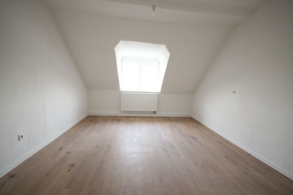 *Renoviert* 2-Zimmer Dachgeschosswohnung mit Kamin, Elbblick in Meißen