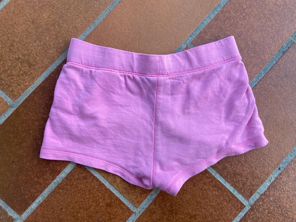 Rosarote kurze Hose Shorts Größe 116 H&M in Friedrichshafen