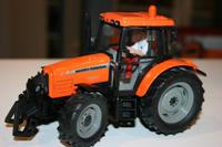 Traktor MF 5470 Kommunal 1/32 SIKU 3051 OVP Sondermodell Hessen - Dillenburg Vorschau