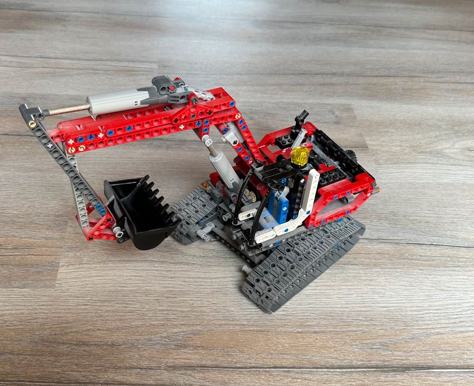 Lego Technik Bagger in Erkrath