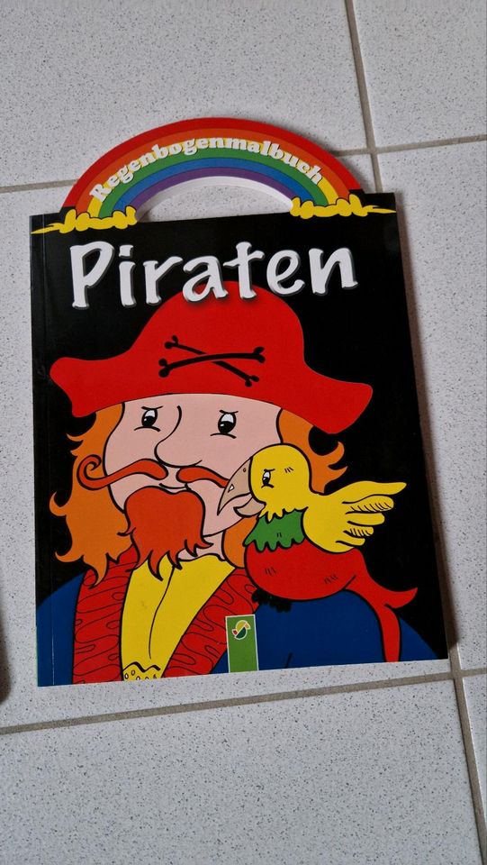 Piraten Malbuch Schablonen Regenbogenmalbuch neu ovp in Bellheim