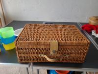 Picknickkorb mit Plastikbechern Bayern - Leinburg Vorschau