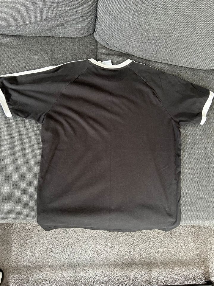 Adidas T-Shirt Größe L in Dinslaken