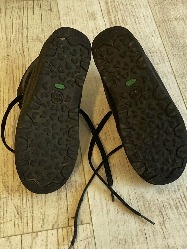 Timberland Schuhe knöchelhoch Größe 32 schwarz in Sankt Sebastian