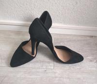 stradivarius Damenschuhe Pumps 37 schwarz neuwertig Hessen - Neu-Isenburg Vorschau