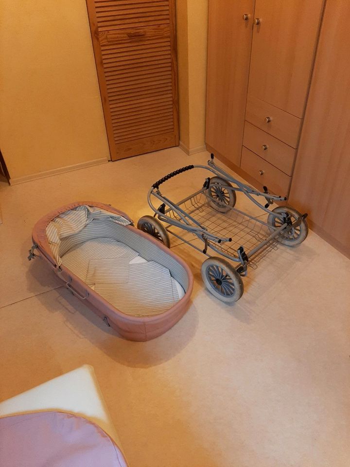 Baby Kinderwagen rosa in Ludwigsau