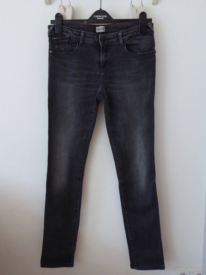 Tommy Hilfiger Slim Fit Stretch Jeans Low Waist 176 grau S 36 Top in Hamburg