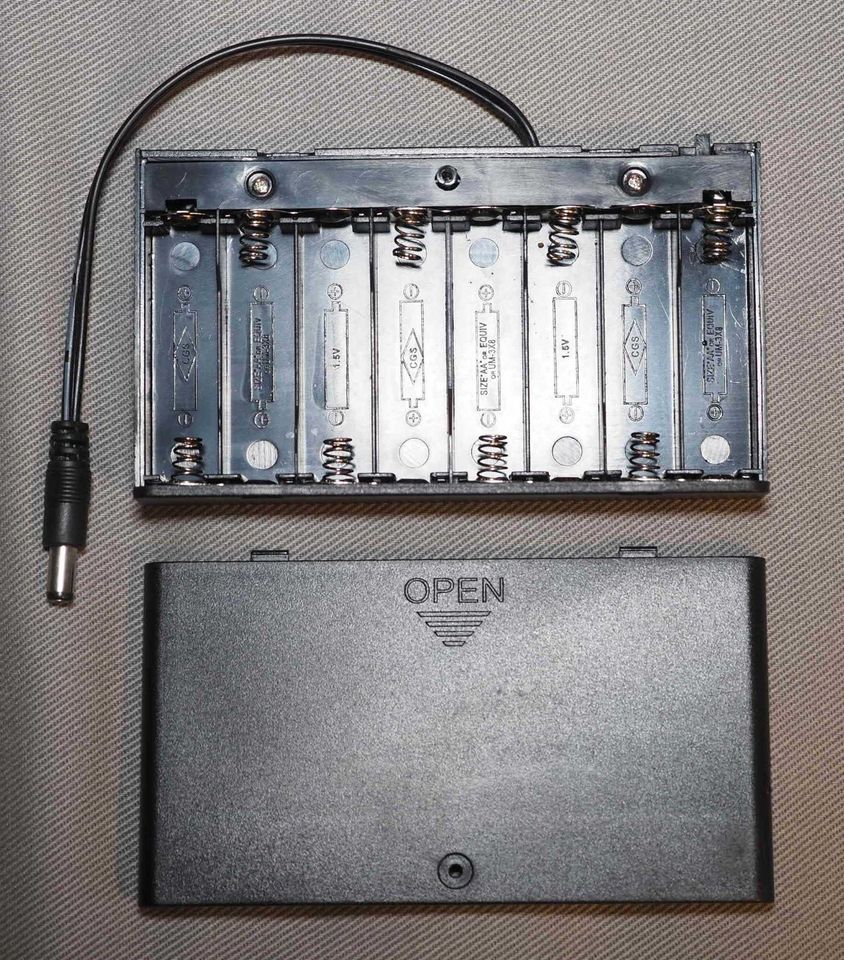 Batteriehalter Batteriebox 12V für 8x AA Batterien in Burgthann 