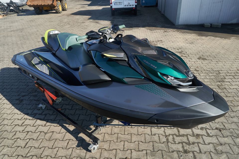 Sea-Doo RXP-X 300 RS APEX auf Lager in Görlitz