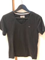 Sammlung an Jacken T Shirt's Polo Shirt's Tommy Hilfiger Jack&Jon Niedersachsen - Eschershausen Vorschau