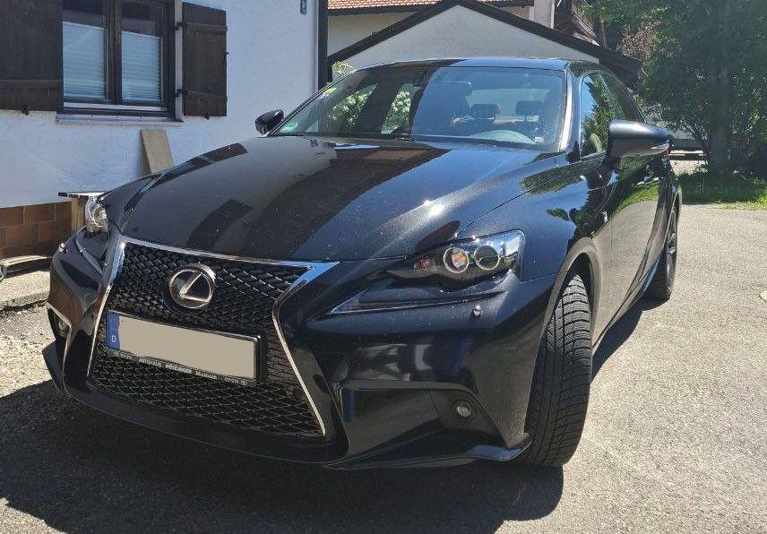 Abbildung des Autos Lexus IS 300 300h F-Spor…