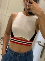 Bershka Cropped Top Sport Croptop S Schwarz Weiß mit Streifen Hessen - Bad Homburg Vorschau