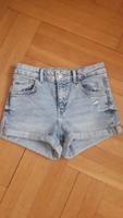 Bershka Shorts Denim Gr. 34 hellblau Düsseldorf - Angermund Vorschau