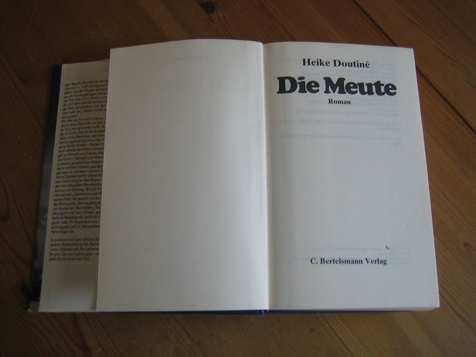 "Die Meute" von Heike Doutiné in Neu-Anspach