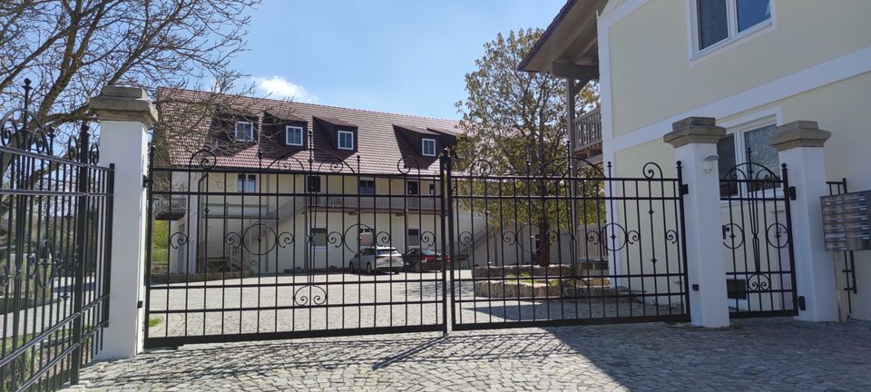 * Exclusive, familienfreundliche 5 Zimmerwohnung in aufwendig renoviertem Gutshof * in Scheyern