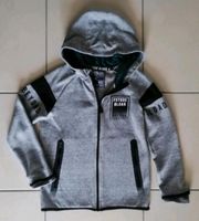 Jungen Strickjacke Größe 134/140 Nordrhein-Westfalen - Bergkamen Vorschau