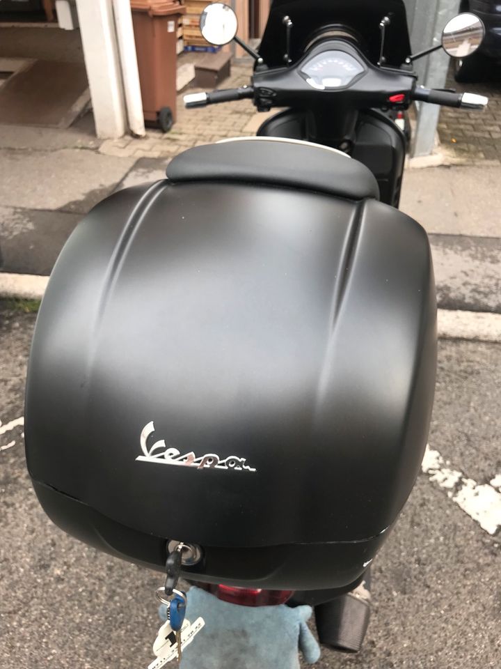 Tausche Vespa GTS 300 Super mit Honda Forza 750 in Stuttgart