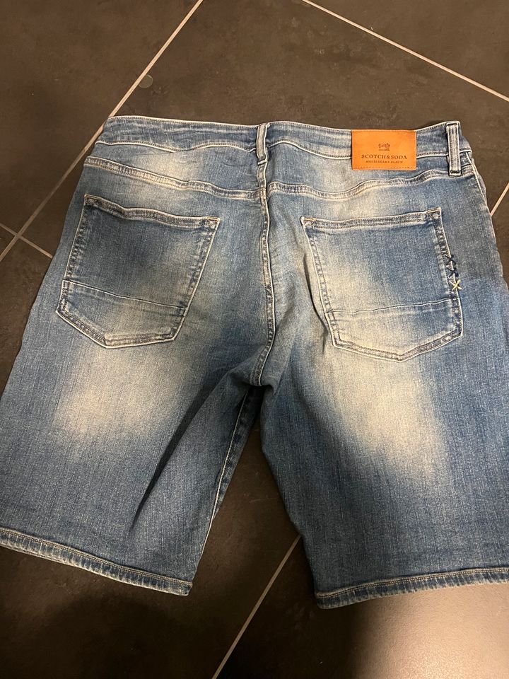 Scotch & Soda Jeansshort Gr. 38 in Villingen-Schwenningen